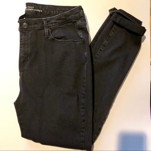 NWOT black high-waist jeans